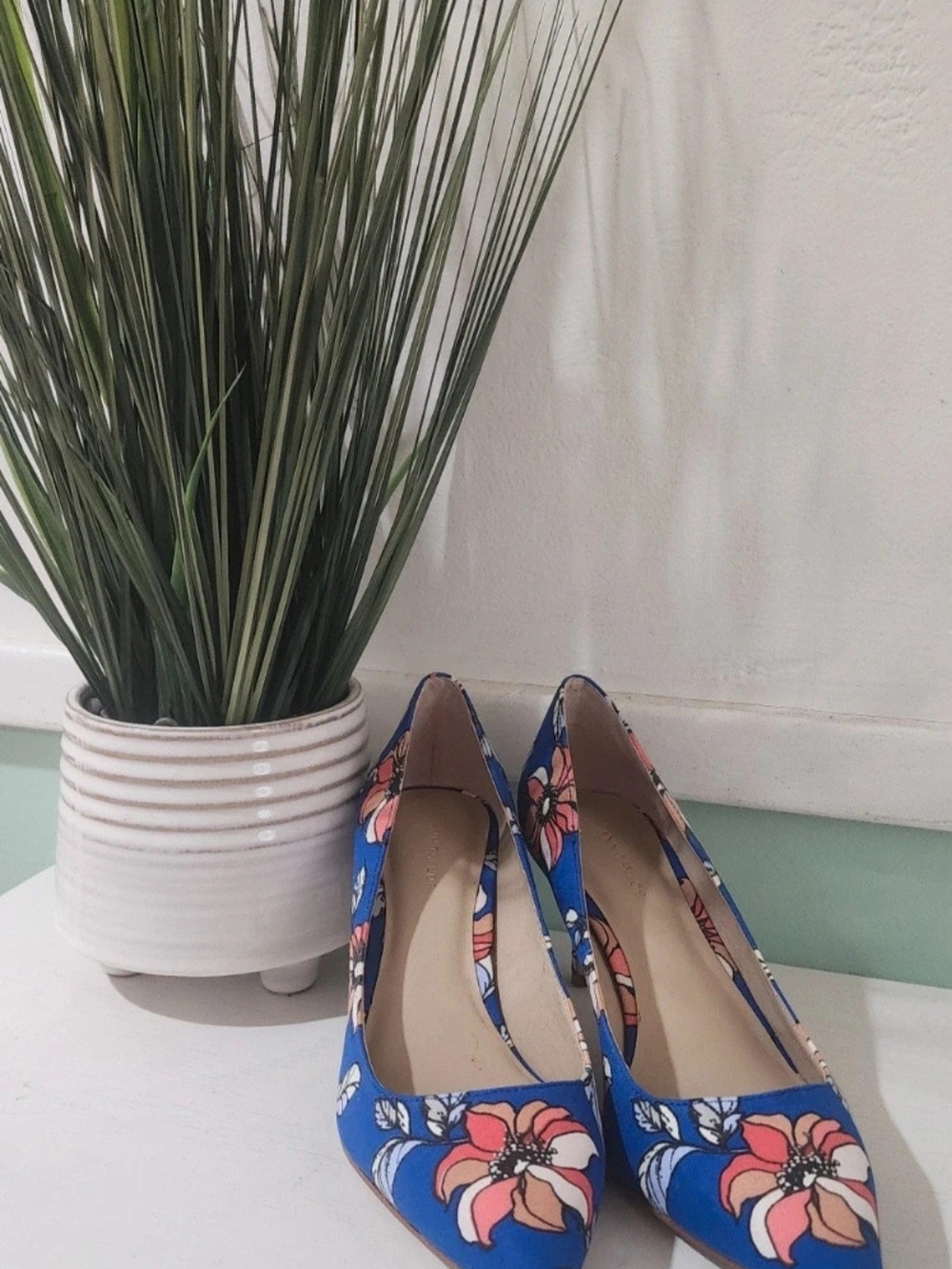 Ann Taylor Blue Floral Pointed-Toe Pumps